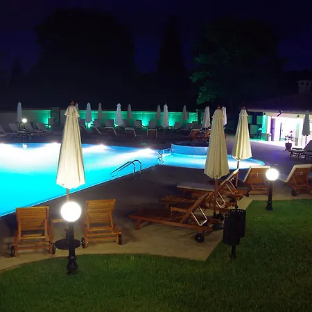 Πανσιόν Nakovski Houses 3*